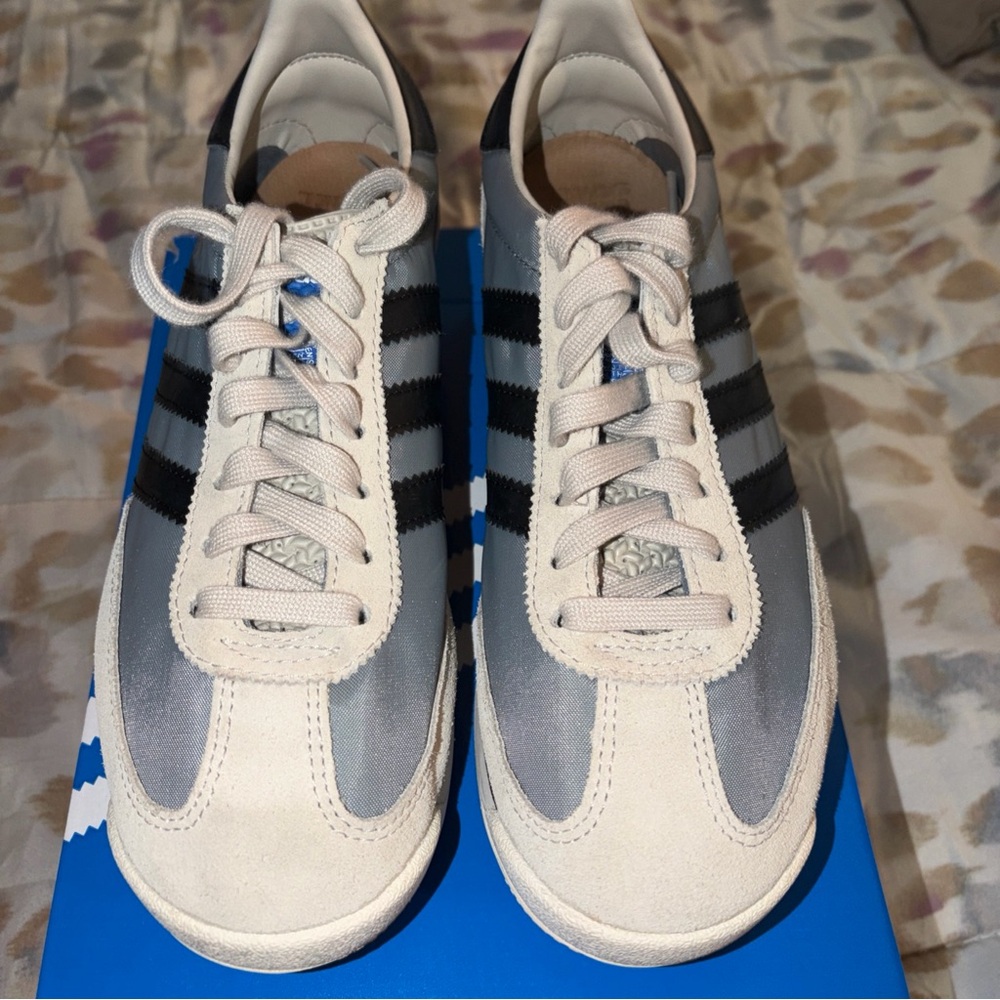 Adidas SL 72 Unisex kids/adults beige and Black Sneakers